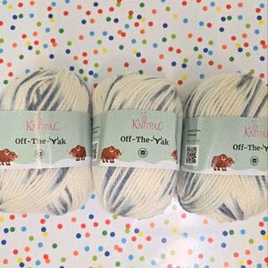 KnitPal Off-The-Yak Yarn Color: Blue Sky NEW IN PKG